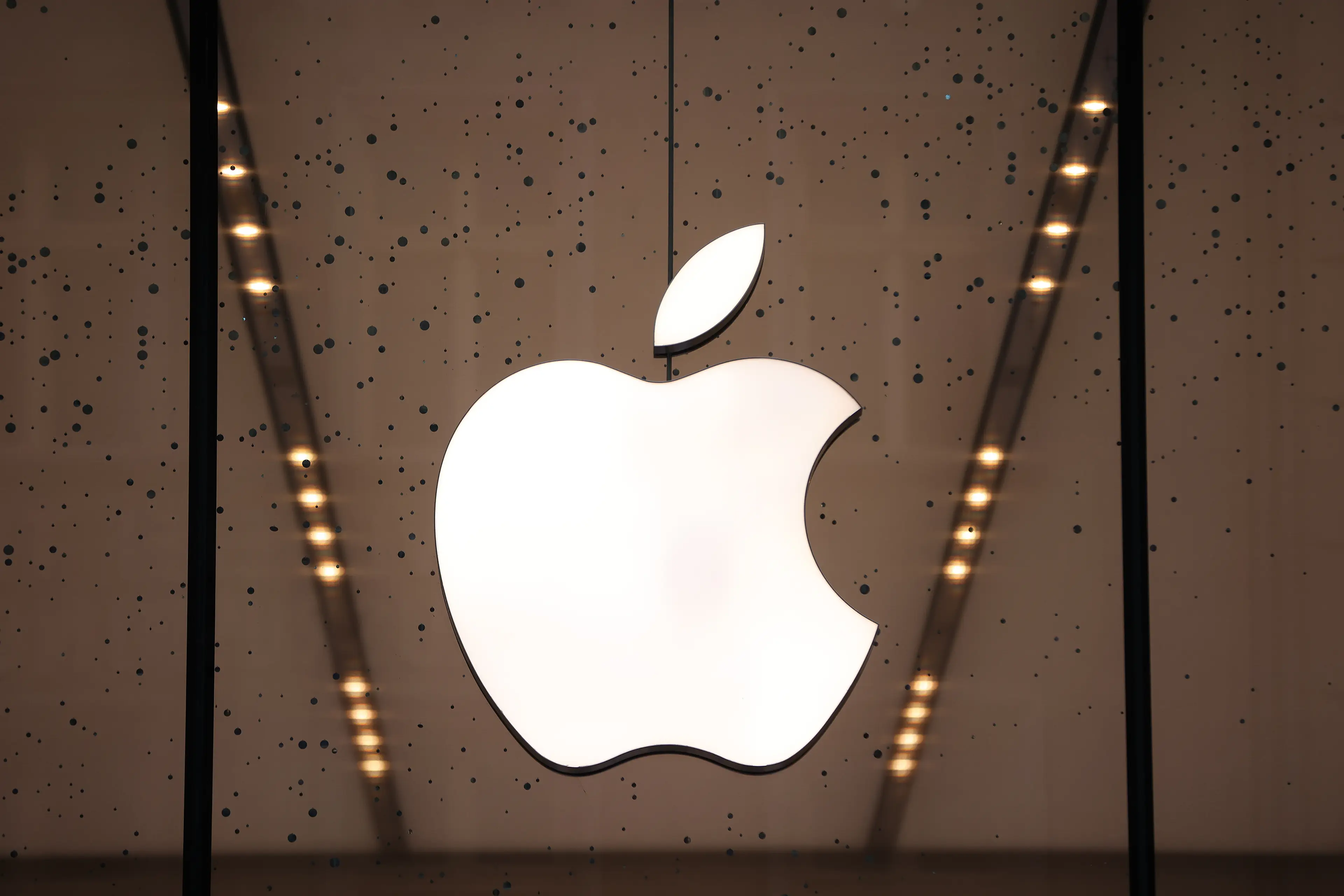 One Apple user has issued a warning to others to avoid embarrassment (Krisztian Bocsi/Bloomberg via Getty Images)