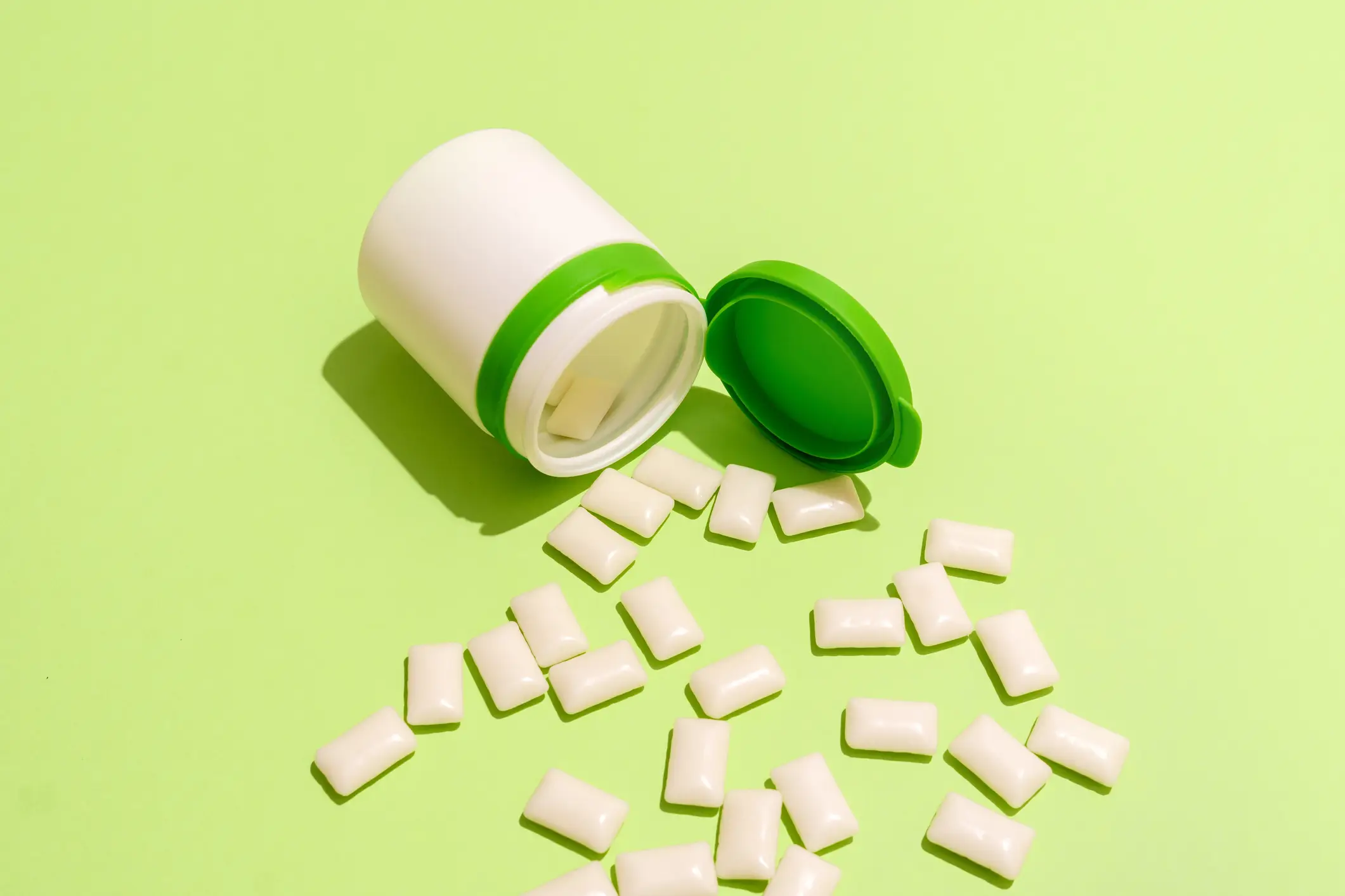 The new study compared vapes with nicotine gum (Javier Zayas Photography/Getty Images)