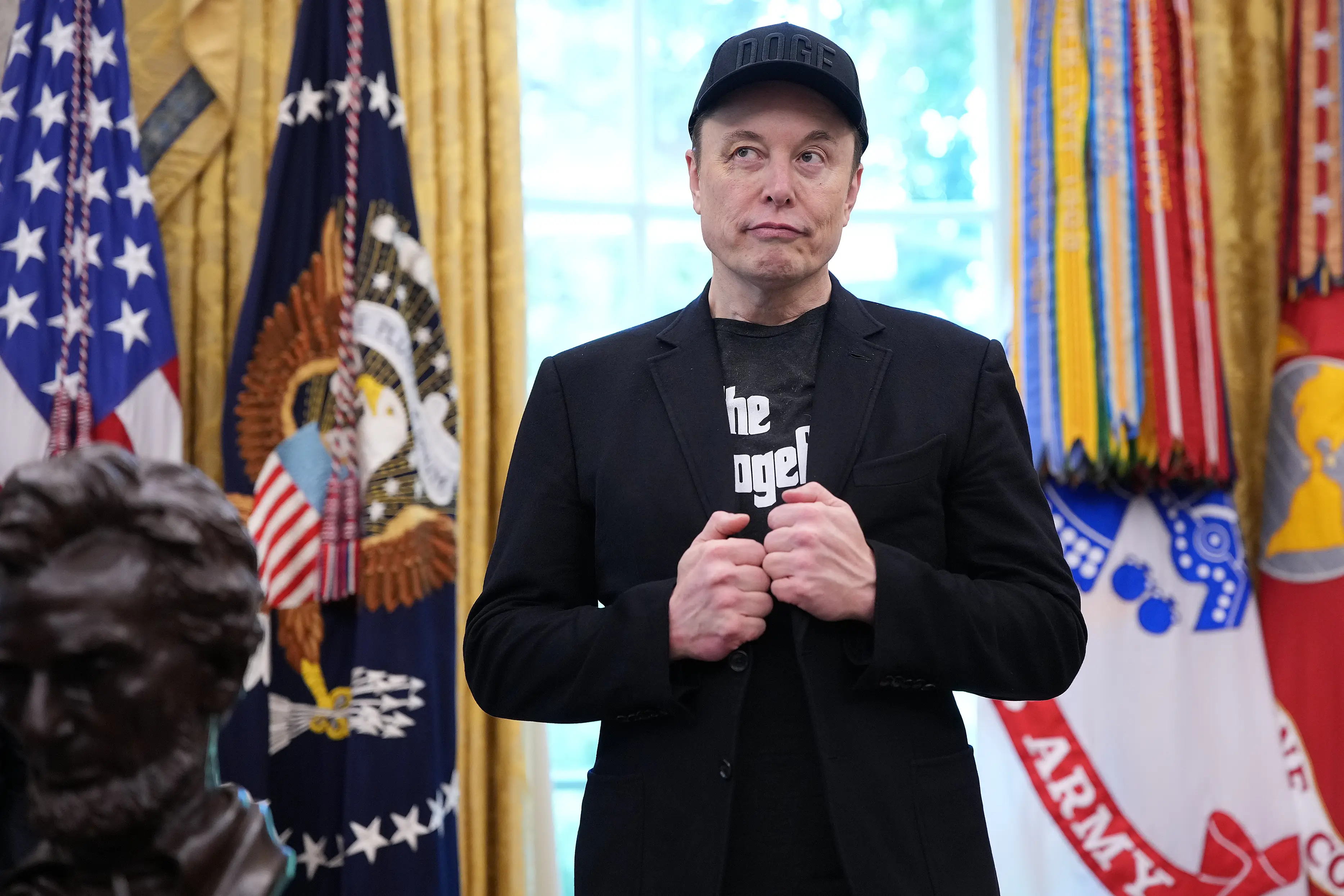 Elon Musk issued a warning about 'violence' (Kevin Dietsch/Getty Images)
