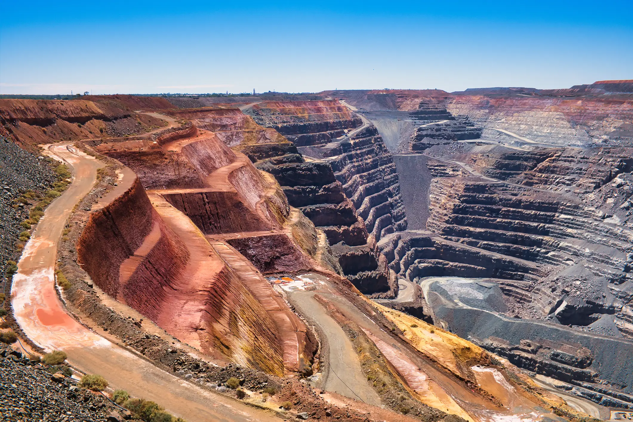 Australia holds the world's largest gold mine reserves (Hans Wismeijer / Getty)