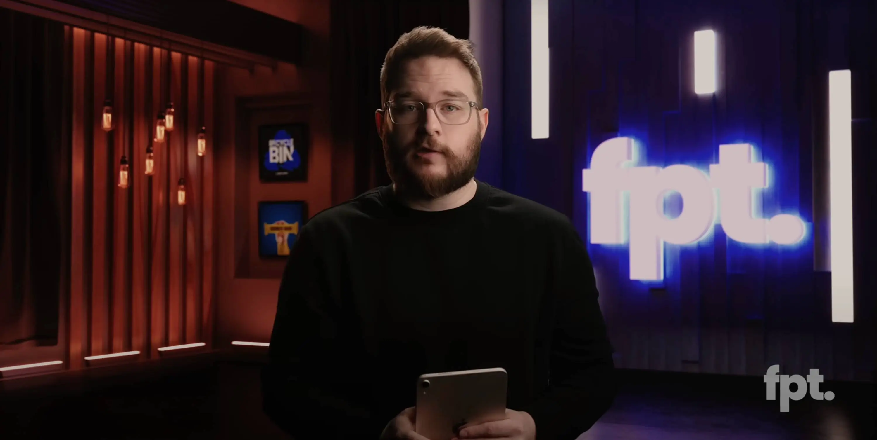 Prosser has since defended himself online (YouTube / fpt.)