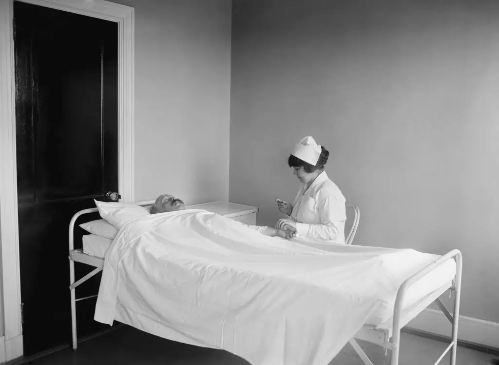 Patients went into a coma-like state (Universal History Archive/Universal Images Group via Getty Images)