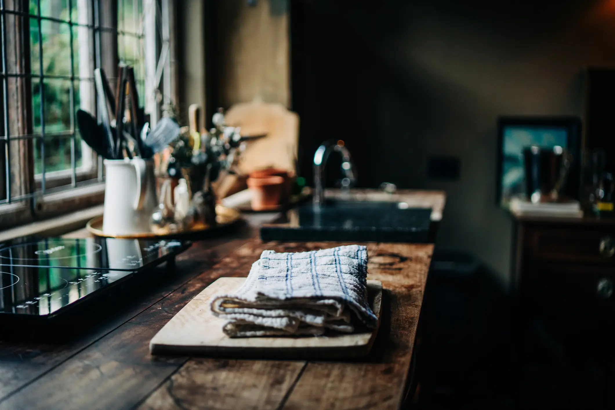 The expert says that dish towels should be cleaned every day (Maria Korneeva/Getty Images)