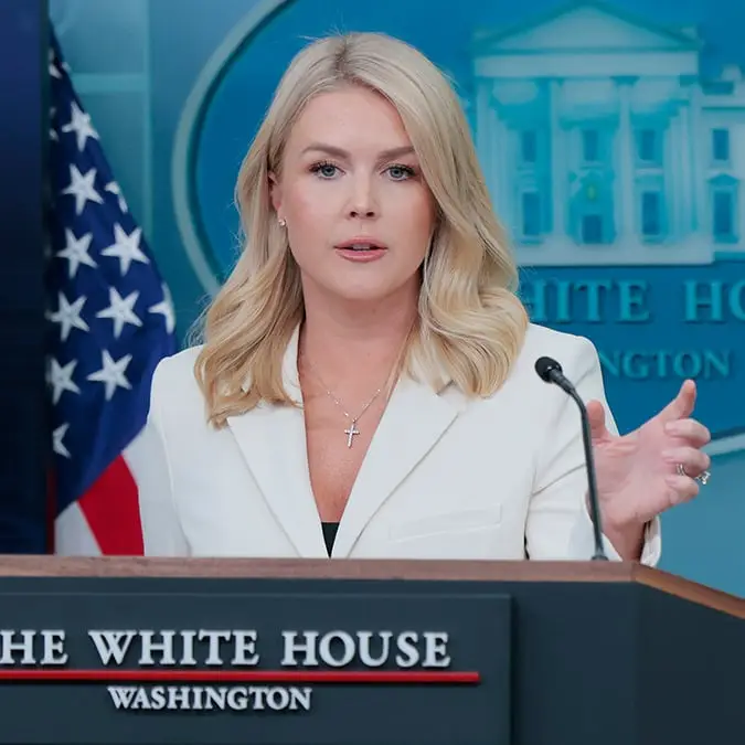 People in disbelief at four-word response Karoline Leavitt gave when questioned on Elon Musk's behavior