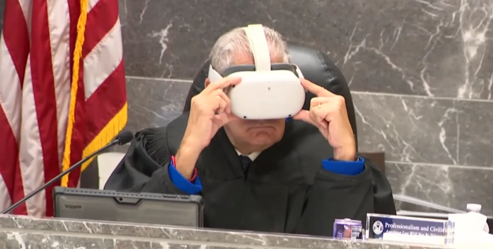 This judge has made history by bringing virtual reality into the courtroom (WPLG Local 10)