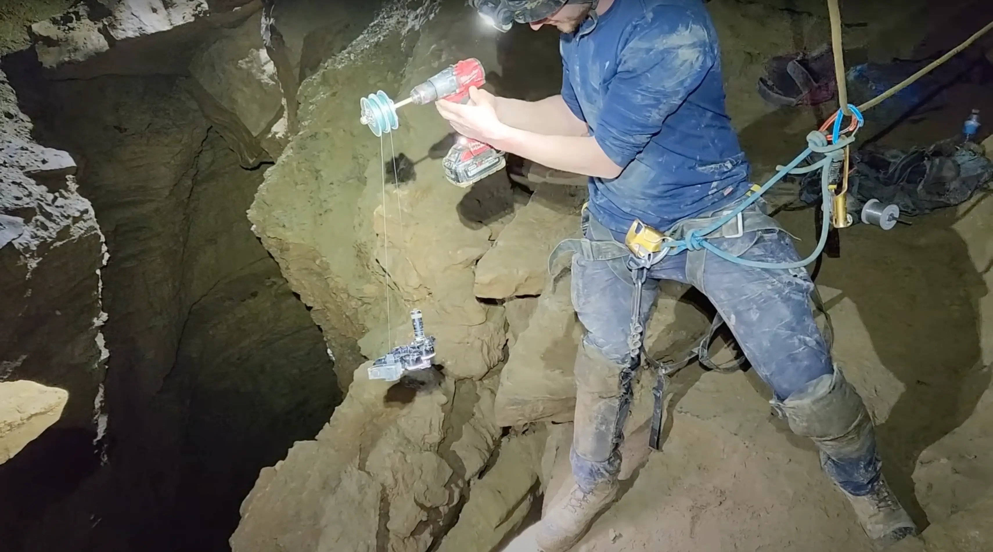 The YouTubers dropped the GoPro into the Fantastic Pit (YouTube/ActionAdventureTwins)