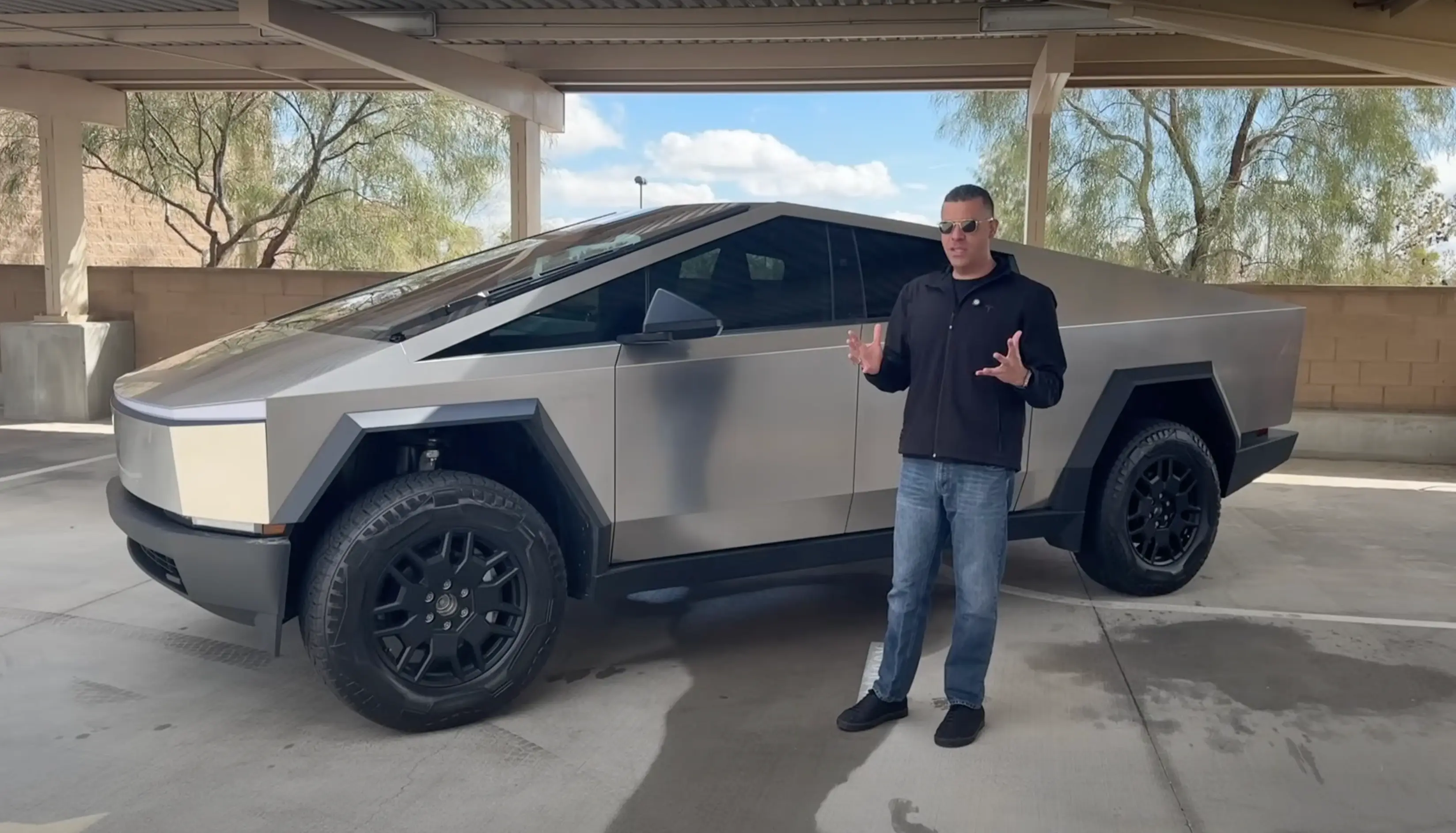 Matt Wallace gave his review of the Cybertruck (YouTube/@MattWallaceTech)