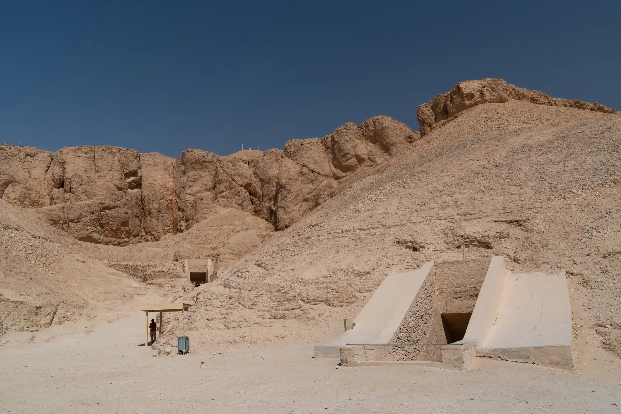Archaeologists discovered a hidden underground city beneath Egypt’s most iconic landmarks. (Image by Ramesh Thadani/Getty)