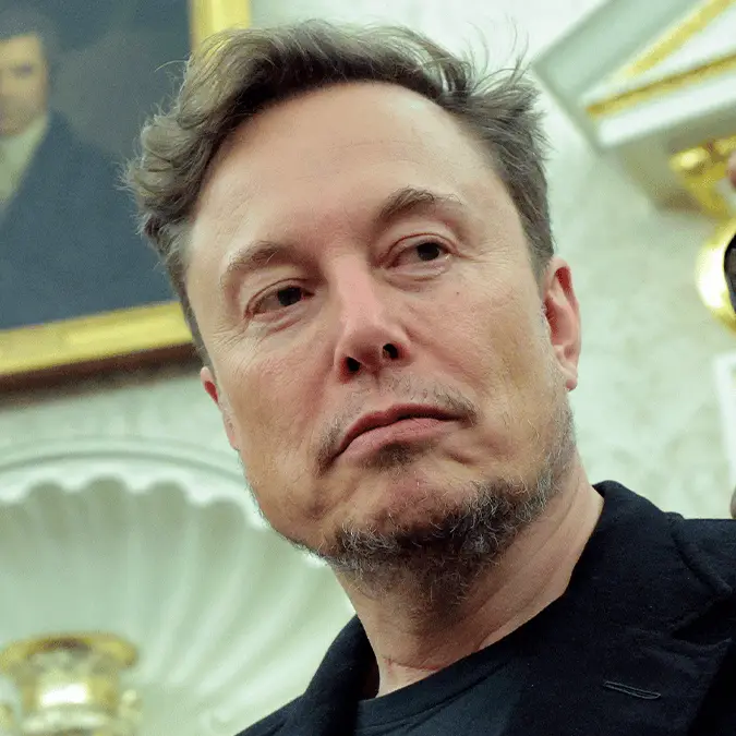Elon Musk has brutal two-word response after major outage breaks world's biggest apps