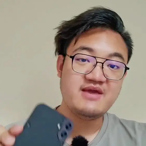 YouTube/@purely_maxwell/NICK VEASEY/SCIENCE PHOTO LIBRARY/Getty