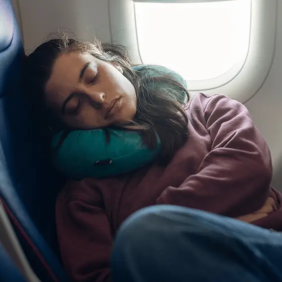 Scientists issue warning to those who drink alcohol then nap on flights after study finds concerning results