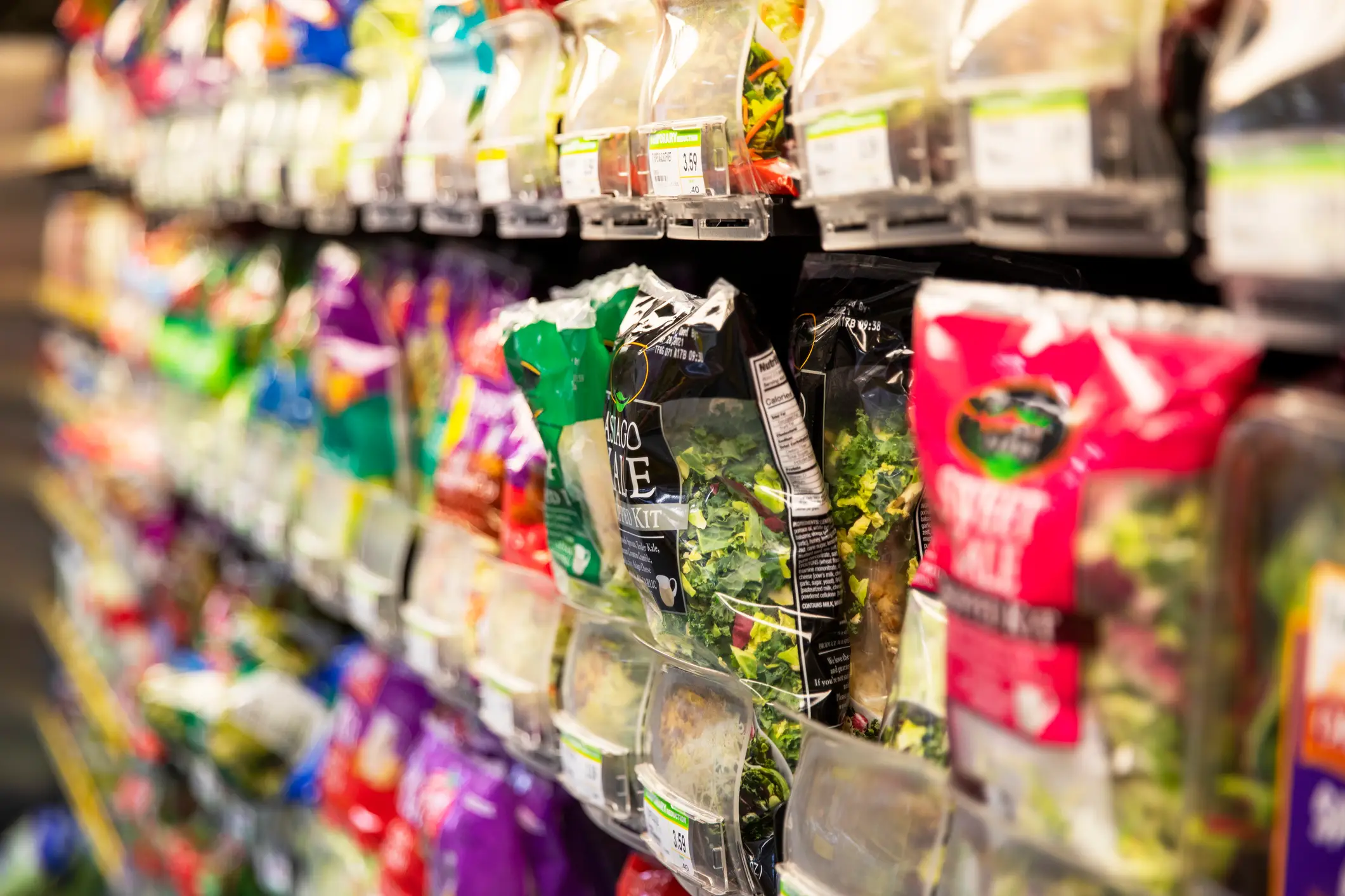 We're warned to watch out for the produce aisle until the source of the contamination can be found (swalls / Getty)