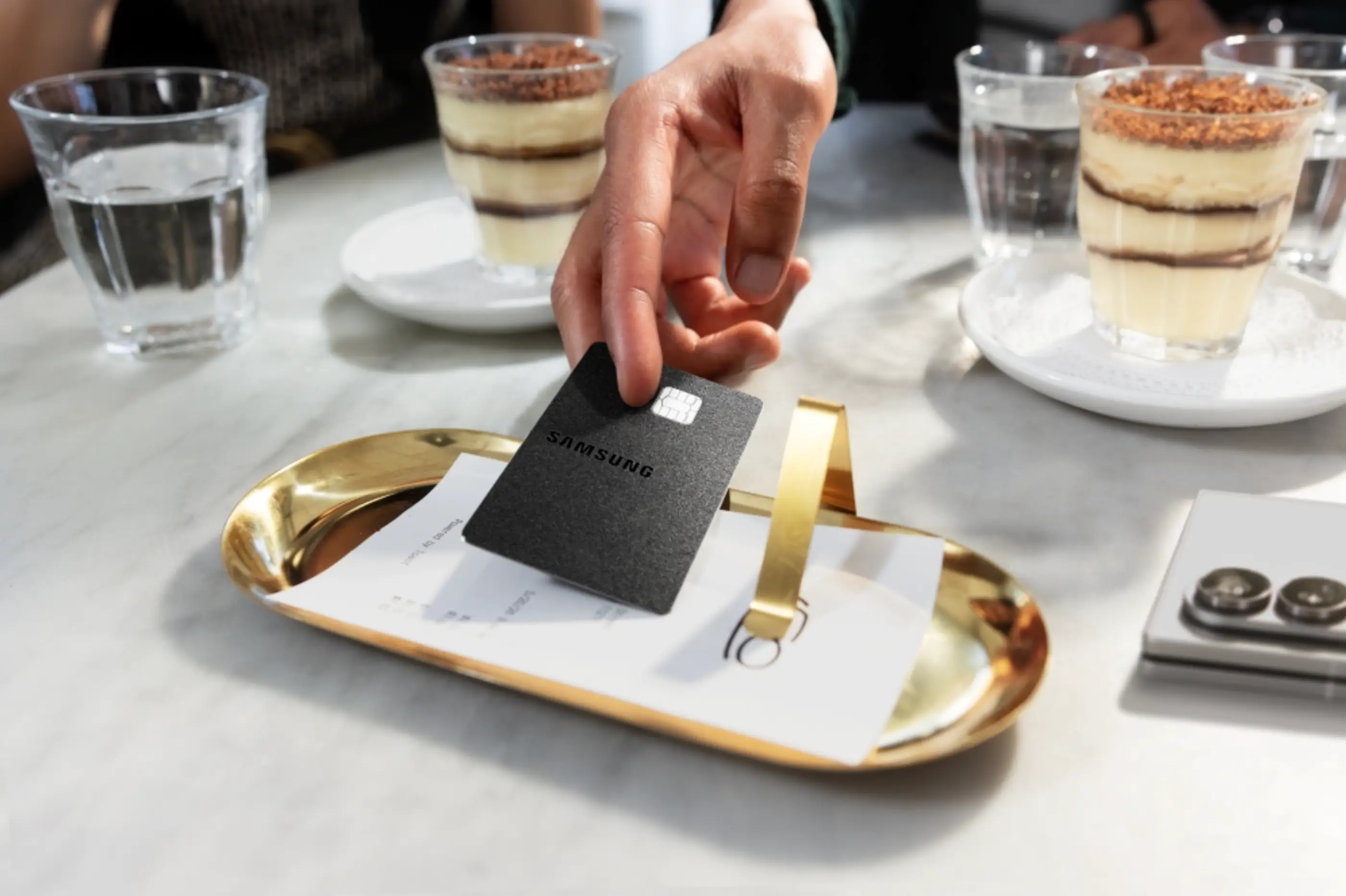 Applications are now open to the general public to apply for the new credit card (Samsung)