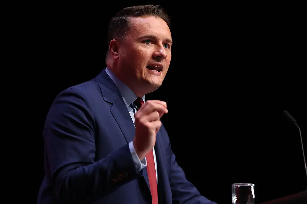Wes Streeting has likened the damage of social media for young people to tobacco, a group 1 carcinogen (Jeff J Mitchell/Getty Images)