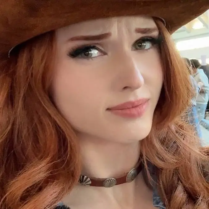 X / Amouranth