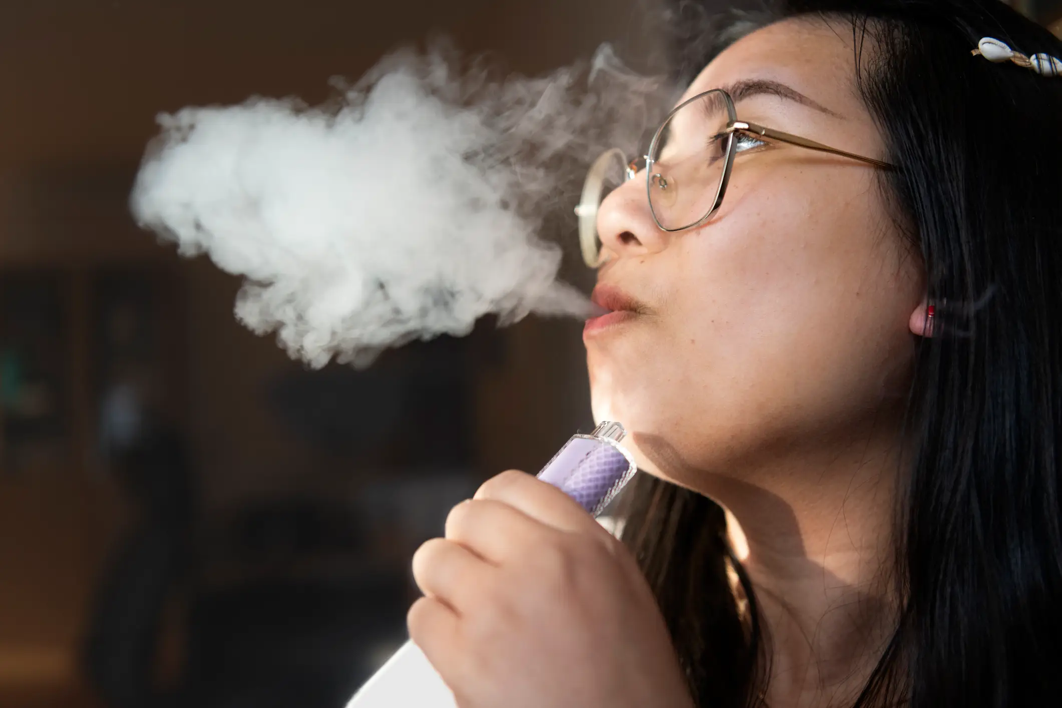 Vaping can cause mild to life-threatening issues (Johner Images / Getty)
