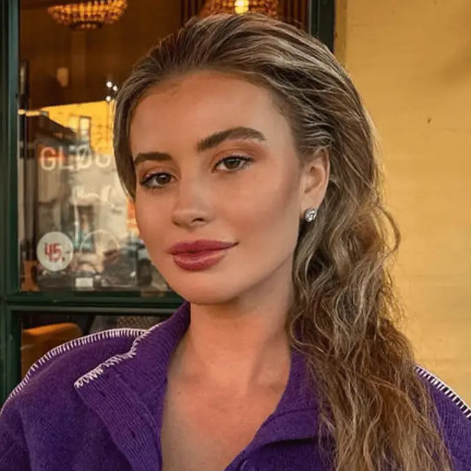 chloeayling97 / Instagram