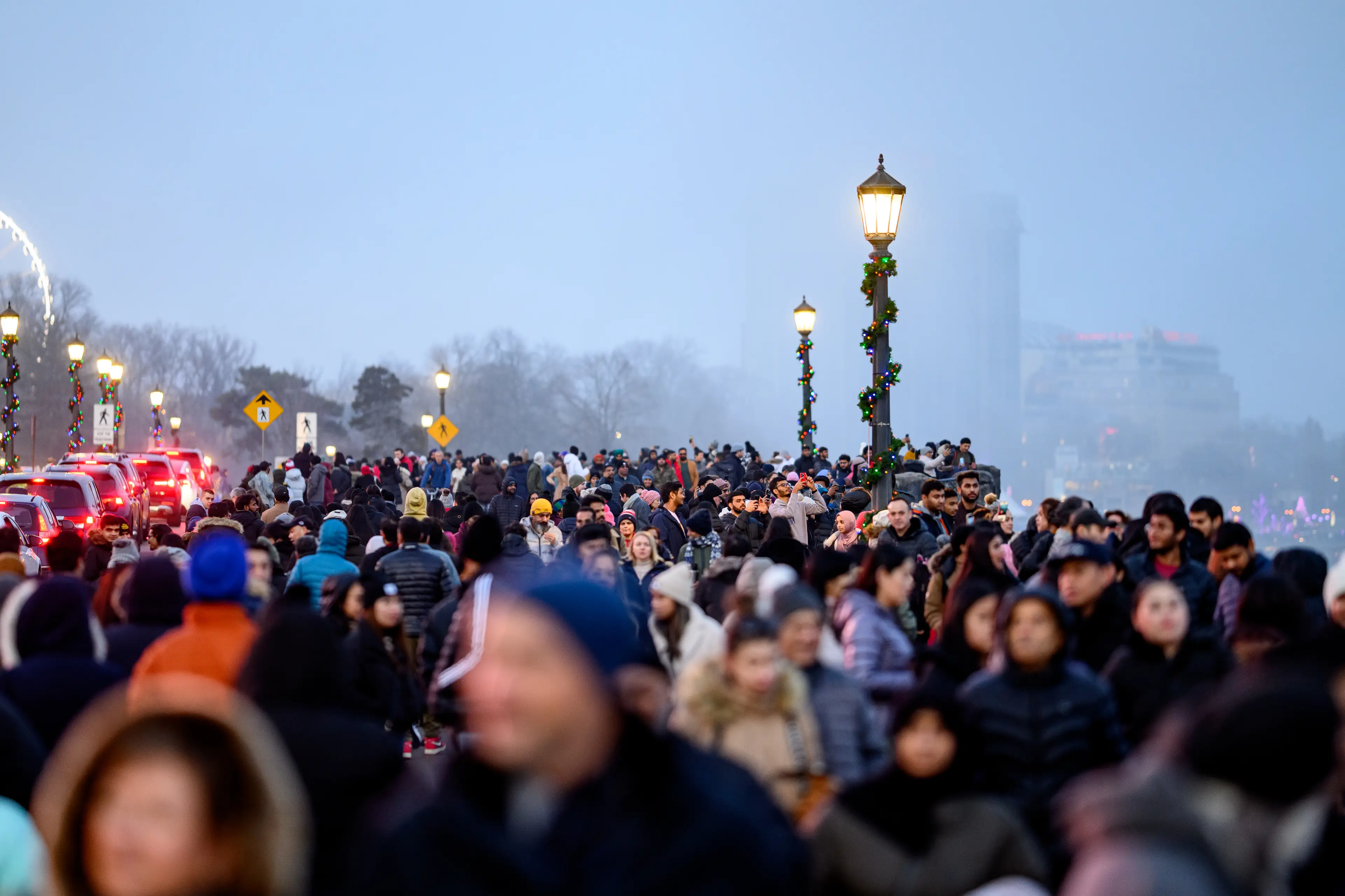 Large crowds have been predicted at Niagara Falls.