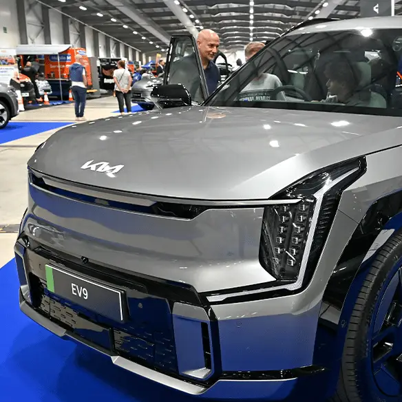 John Keeble / Contributor / Allen J. Schaben / Contributor / Getty