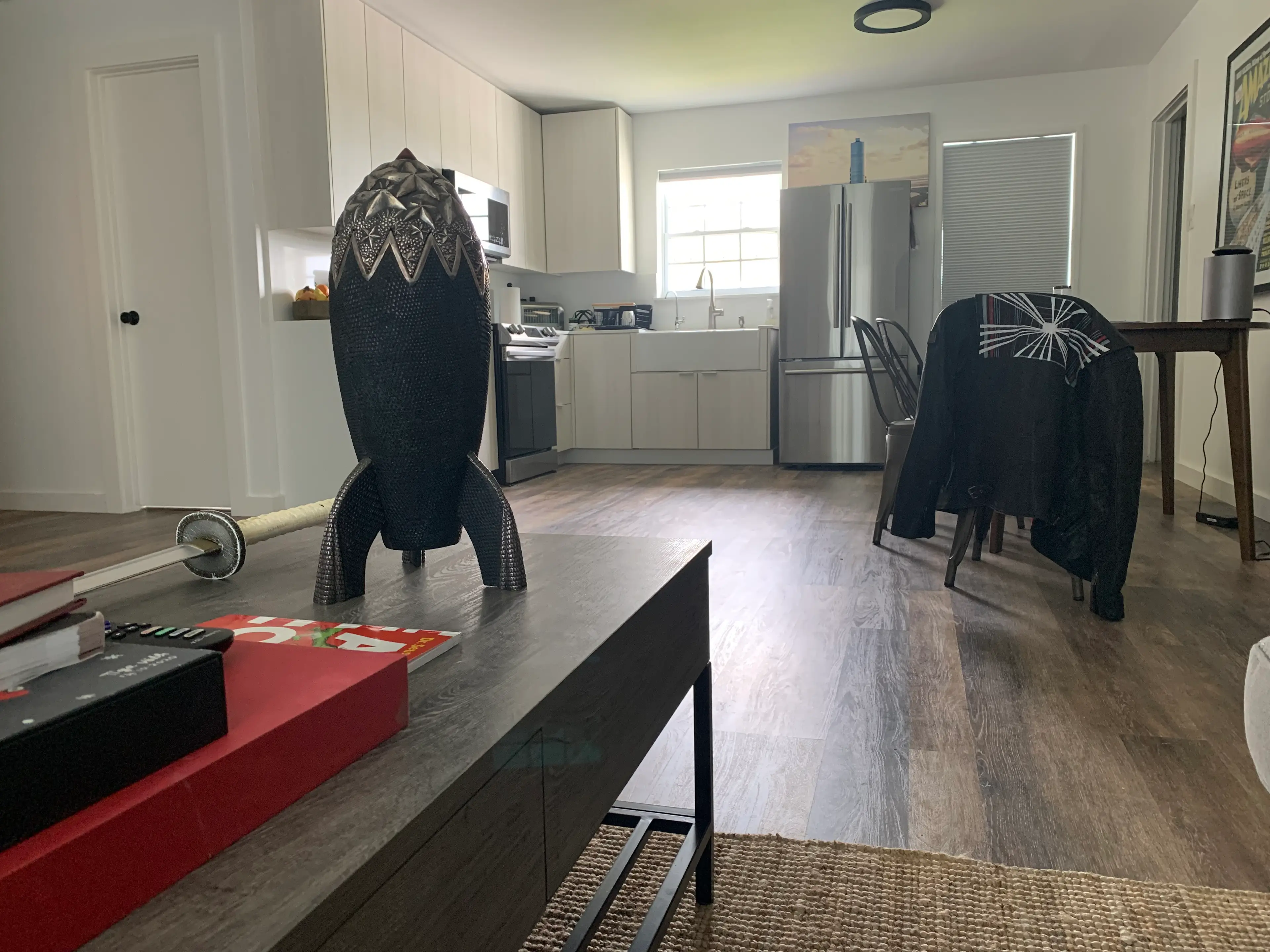 Elon Musk lives in a modest 'box' home (X/@WalterIsaacson)