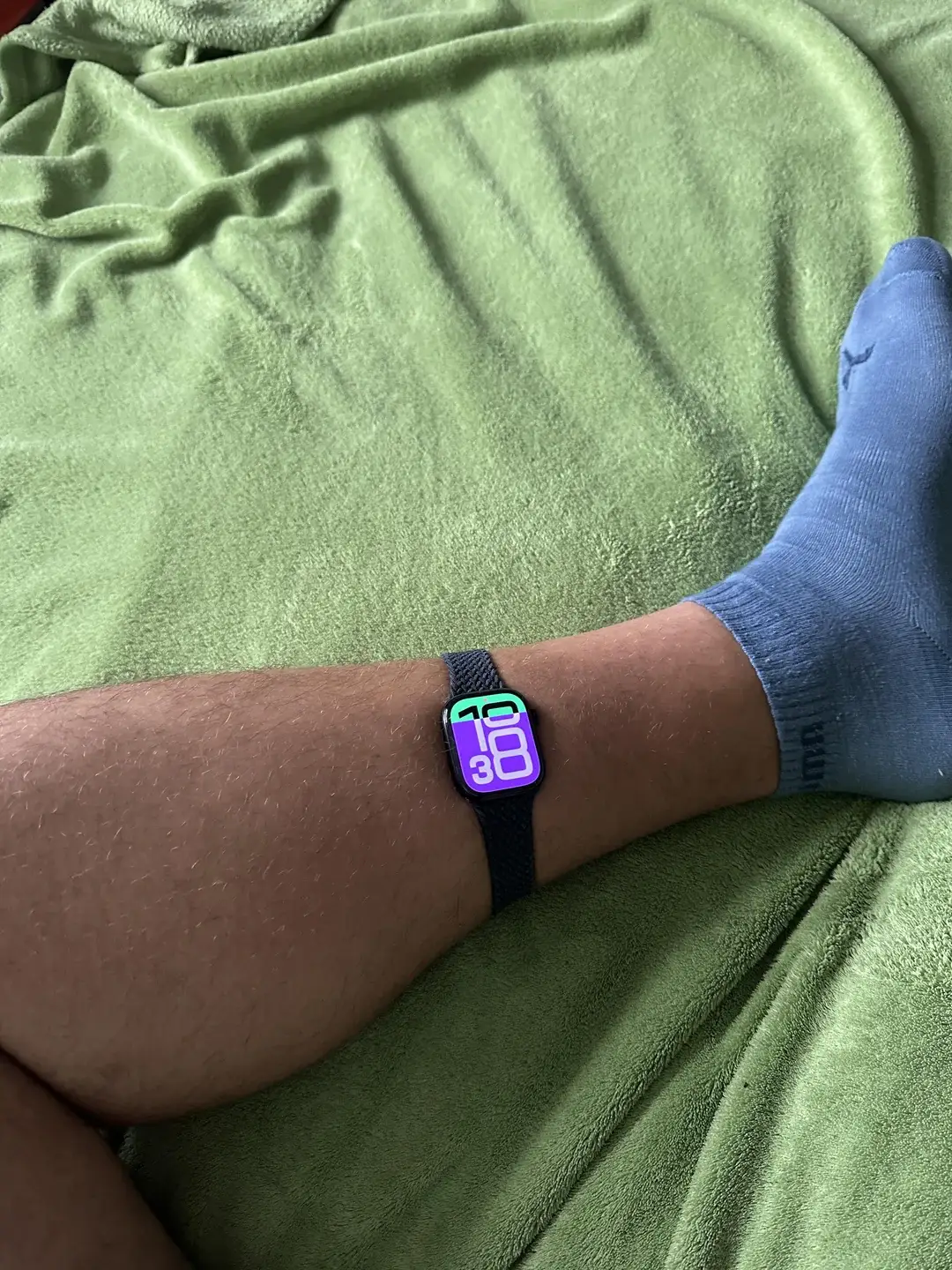 The user posted a photo of the watch strapped to his leg (Reddit/MisterQuiken)