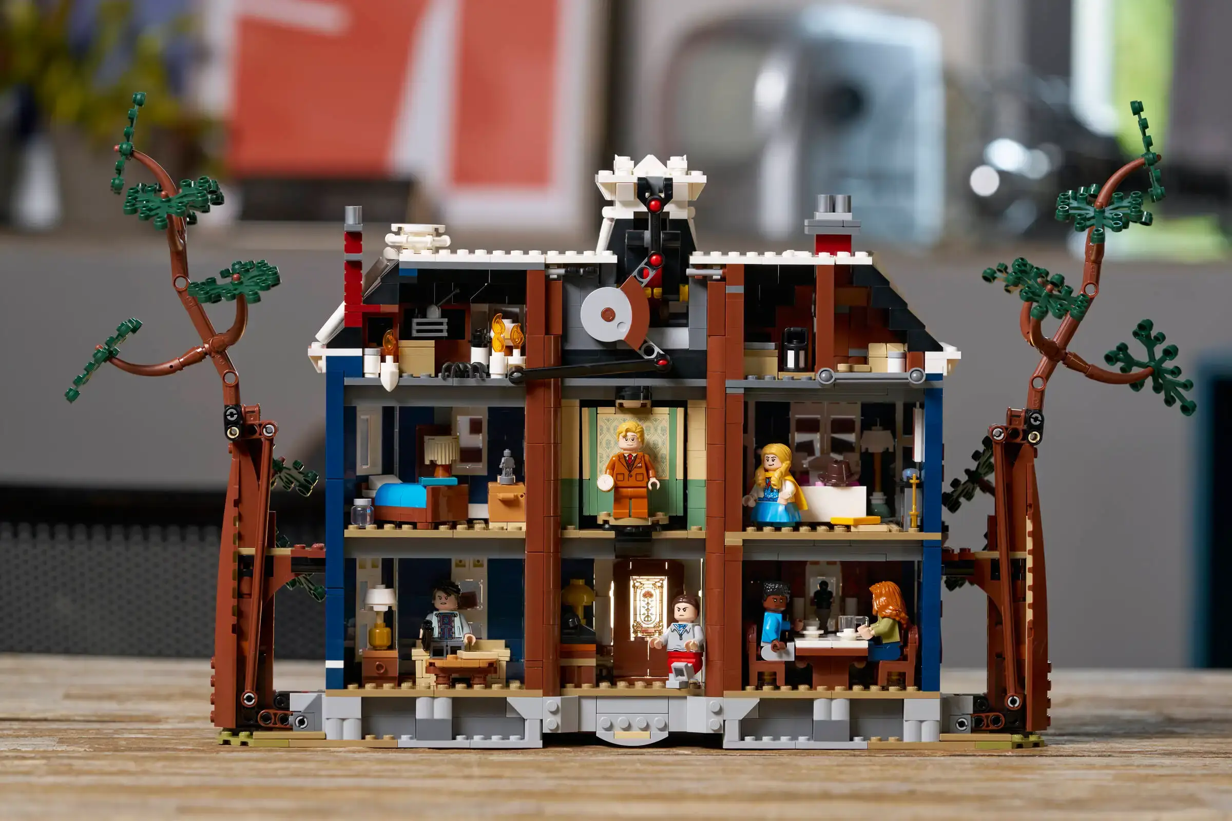 Stranger Things Creel House reportedly sold out just hours after launching (LEGO)