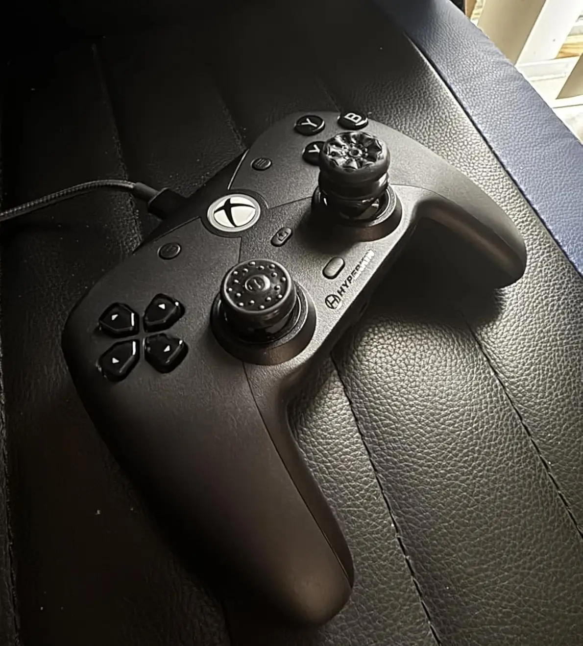 The controllers are a cheaper alternative to PS5 DualSense (Amazon reviews)