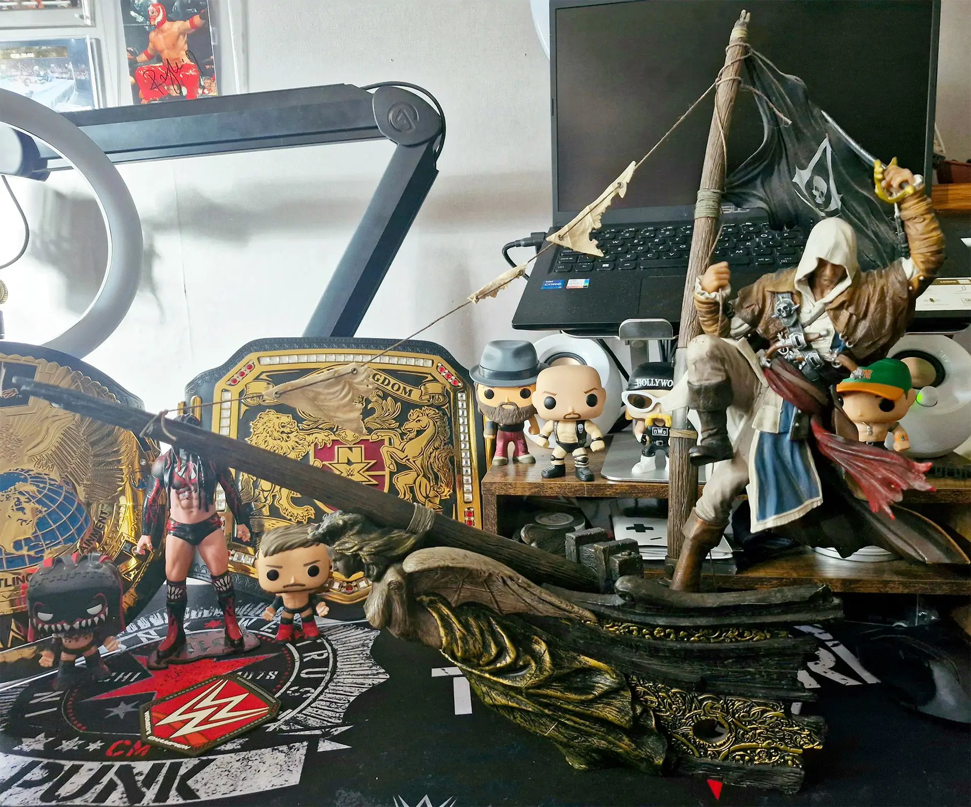 Statue from the Assassin's Creed IV: Black Flag - Black Chest Edition,