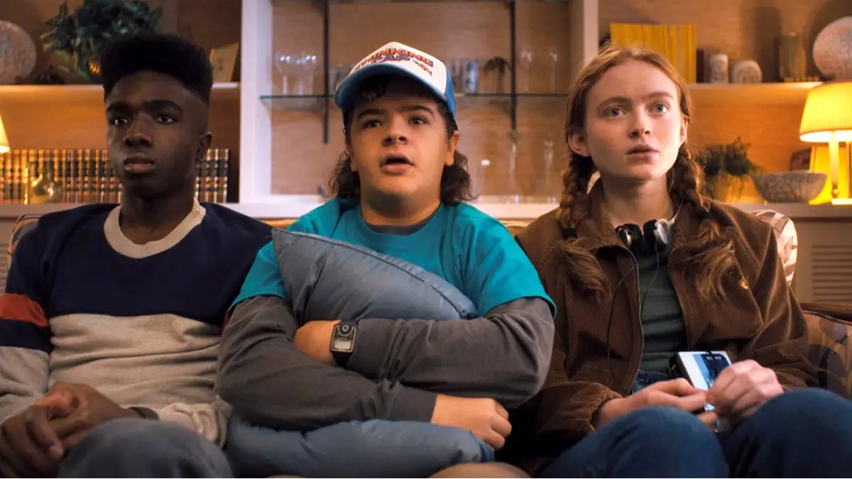 Stranger Things Sneak Peek Has a Glaring Issue, Tom Hardy Shows How it's Done