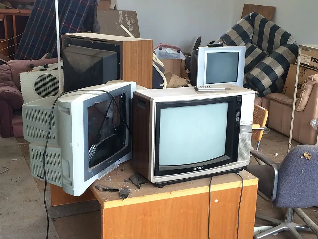 CRT TVs: Simon McGill- Getty Images