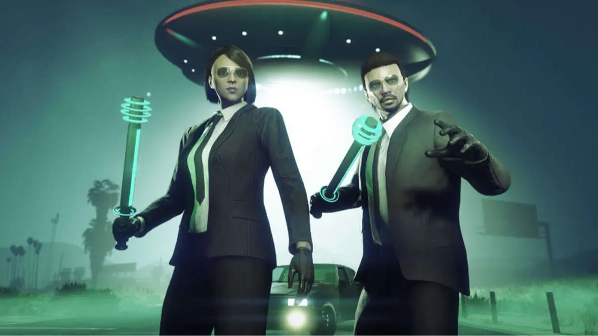 GTA Online players being abducted by UFO (Rockstar)