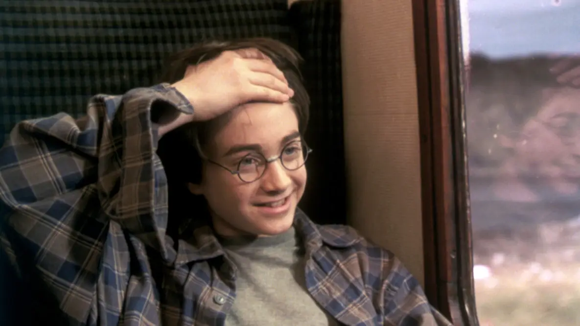 Harry Potter fans just learning why Harry's scar is shaped like a lightning bolt