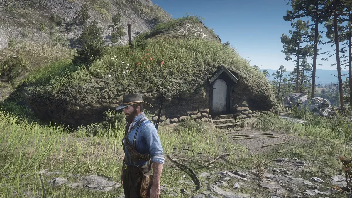 RDR2 Hobbit House