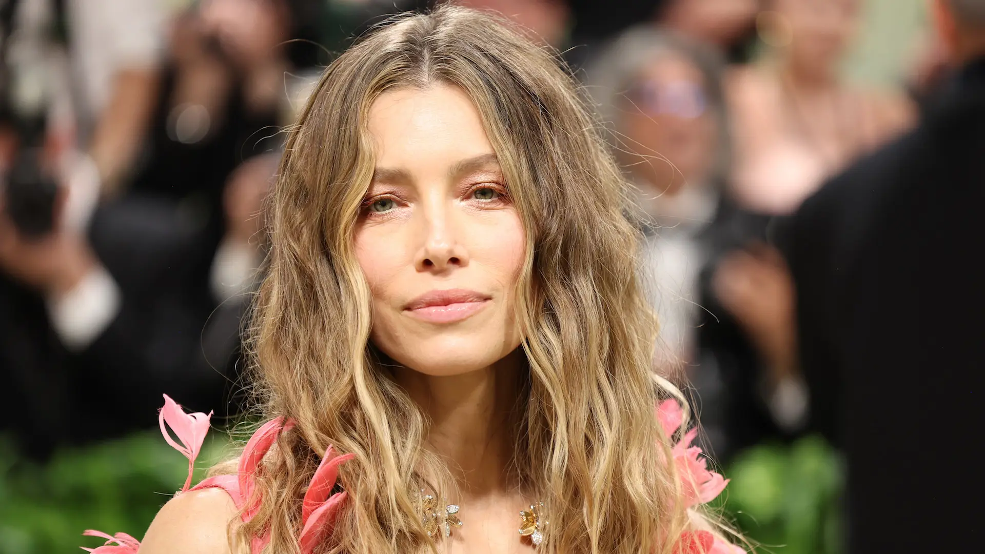 Jessica Biel Bathed In 20 lbs Of Epsom Salt To Prep For The Met Gala. Is She Onto Something?