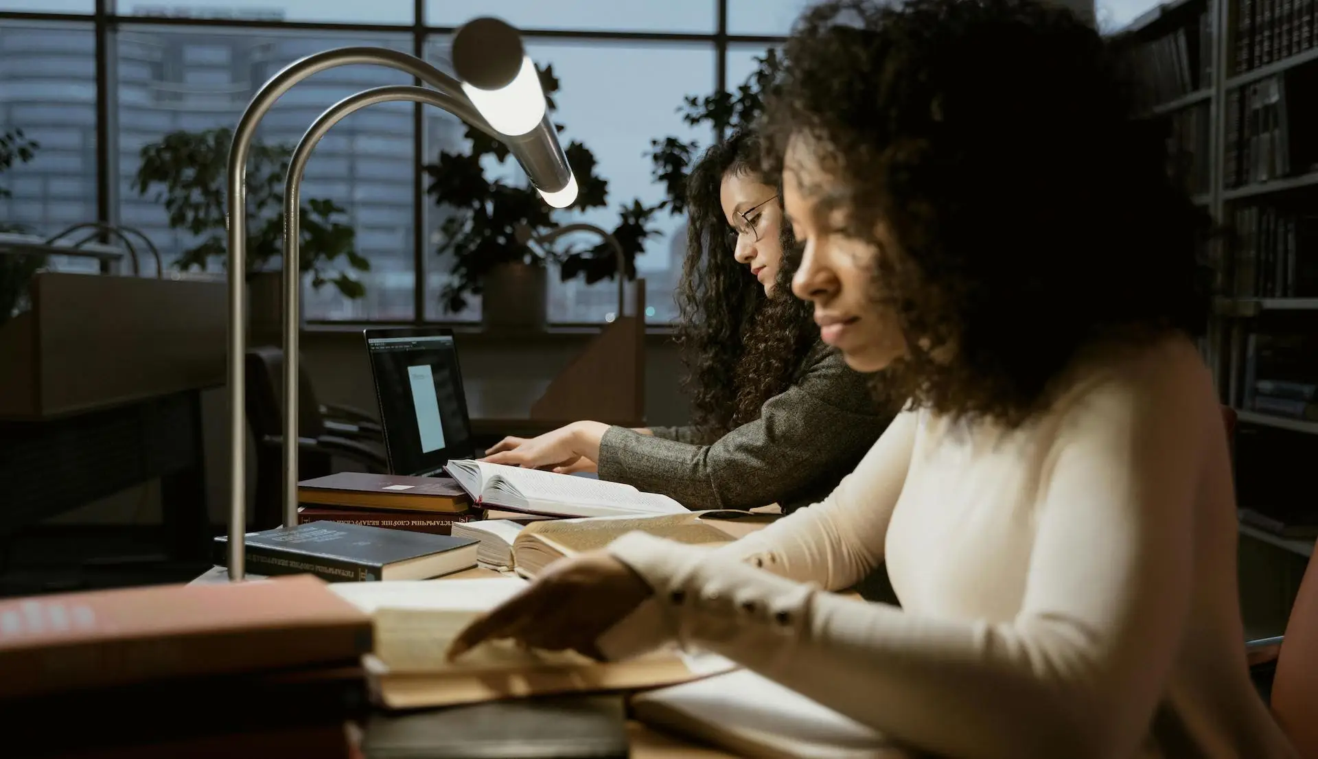 A Realistic Guide To Pulling An All-Nighter