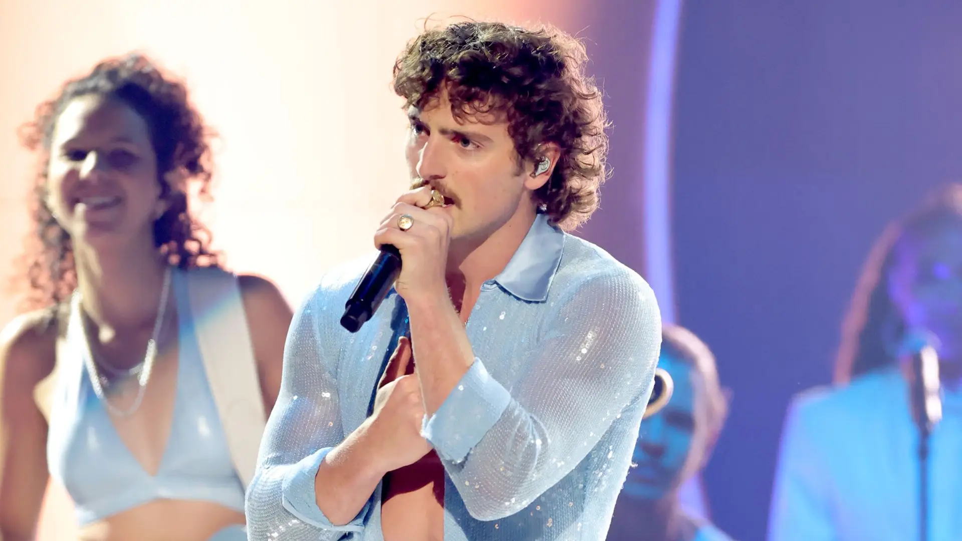 Why Do People Hate Benson Boone So Much? Unpacking The “Inauthentic” Allegations