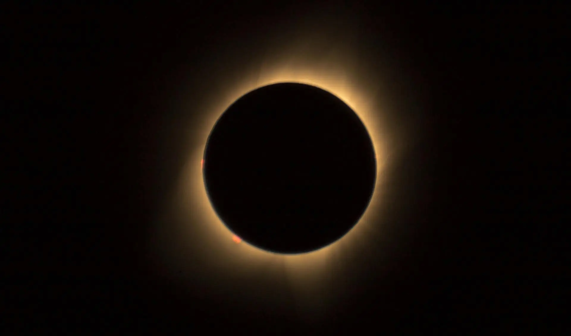 Mercury Is In Retrograde, Earthquakes Are In NJ, And The Eclipse Is On Monday. I Asked An Astrologist To Coddle Me