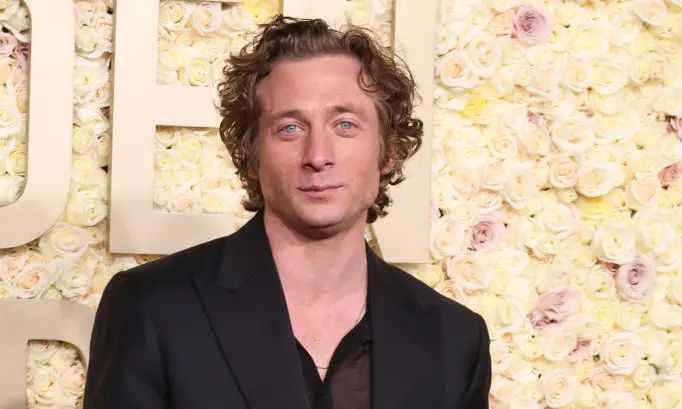 Jeremy Allen White At The 2024 Golden Globes Is Gonna Make Me PTFO