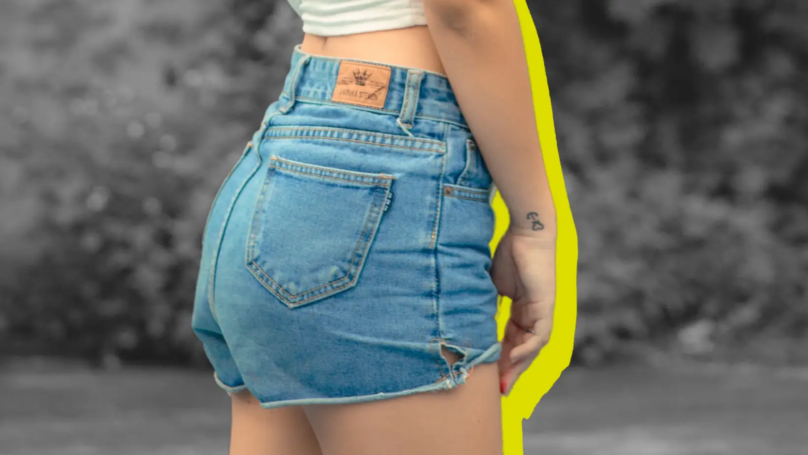 Finally, These Denim Shorts Won’t Make You Look Like You’re Wearing A Diaper (& They’ll Make Your Butt Look SO Good)