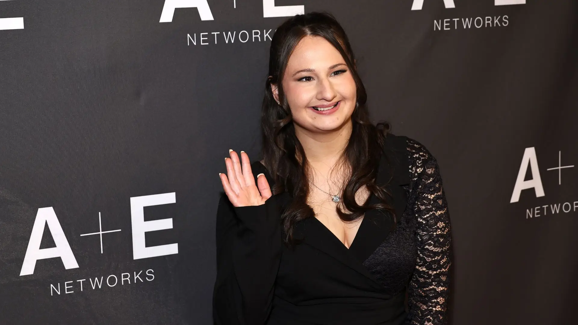 What The Fuck Is Going On With Gypsy Rose, Her Husband, And Her Ex?