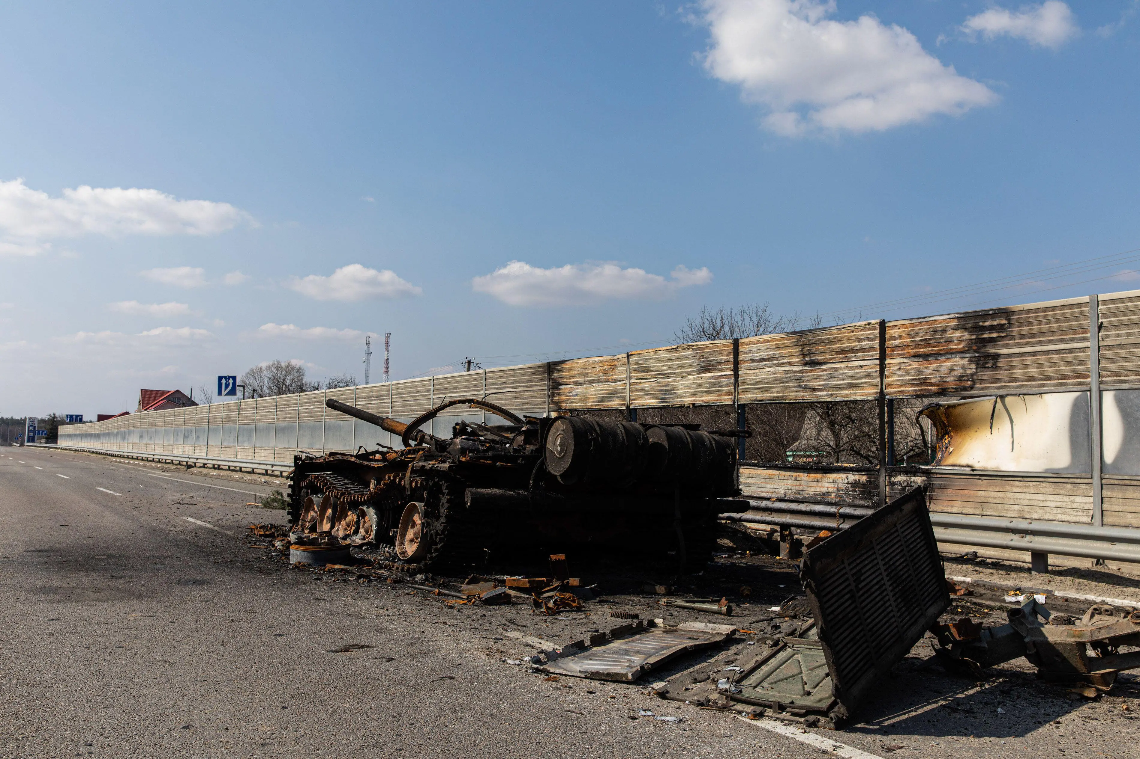 Elon Musk's Starlink is reportedly helping Ukrainian forces target onto Russian tanks.