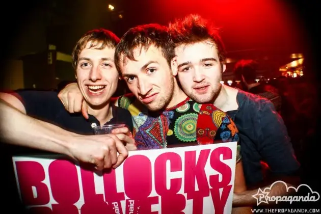 The first specks... BOLLOCKS indeed.