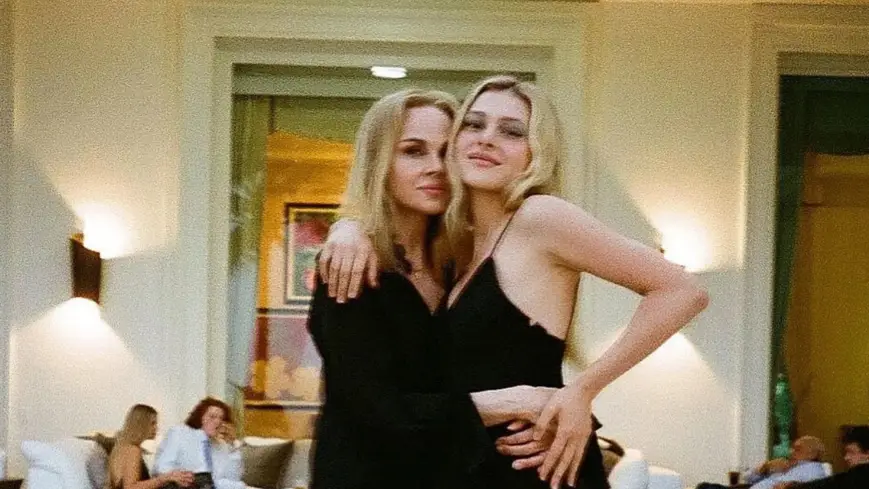 Vogue/German Larkin/ Instagram/@nicolapeltz