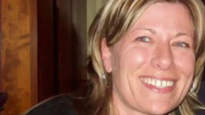 Woman who had no idea healthy twin sister ended life at Swiss clinic speaks out